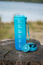 Afbeelding in Gallery-weergave laden, Motiverende waterfles met fruitfilter / Proteïne shaker Blue