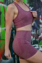 Afbeelding in Gallery-weergave laden, Highwaist shorts Cherry red (rood)