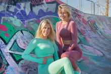 Afbeelding in Gallery-weergave laden, Crop top long sleeve Spring leaf (mint groen)