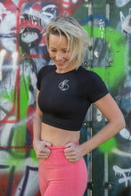 Afbeelding in Gallery-weergave laden, Crop top Better in black (zwart)
