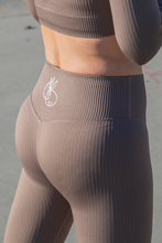 Afbeelding in Gallery-weergave laden, Highwaist sportlegging Cappuccino (licht bruin)
